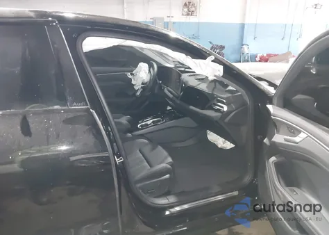 2026 Audi A6 z USA, uszkodzony, nr VIN WAU55CFNXTN017517